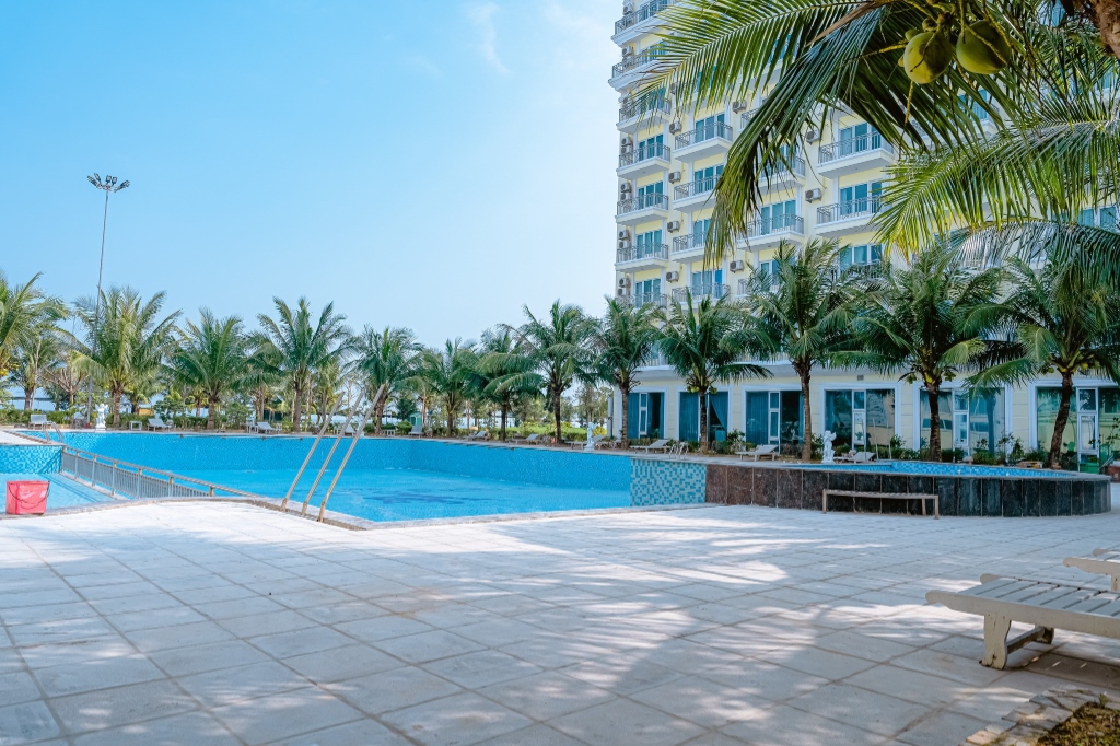 Paracel Resort